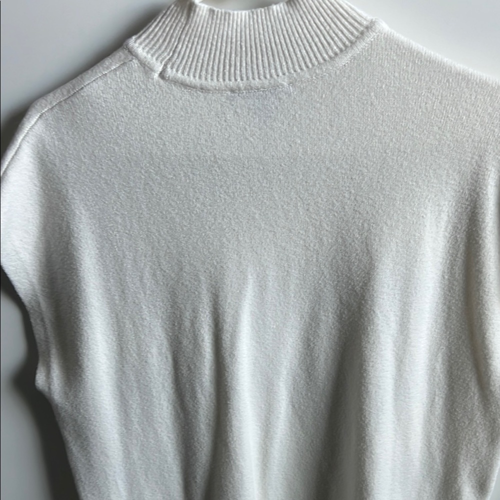 White Sleeveless Turtleneck Sweater - Picture 5 of 6